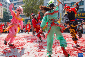 新春走基层丨广东普宁：英歌起舞闹新春