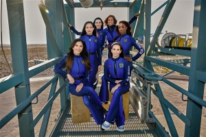 人类历史首次！美国“新谢泼德”飞行器完成全女性太空游